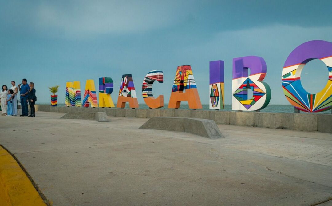 Conoce el nuevo arte de las letras corpóreas de Maracaibo en Vereda del Lago (FOTOS)