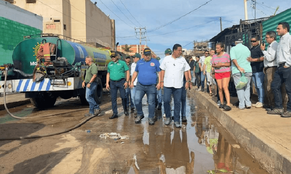 Alcalde inspecciona sectores afectados por fuerte lluvia en Maracaibo