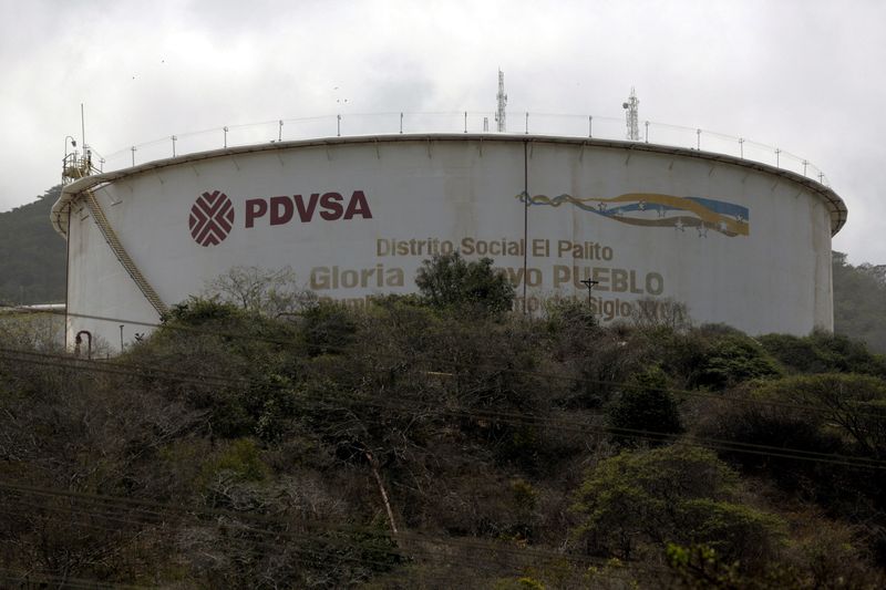 Pactan con intermediarios por el flujo libre de petróleo de Venezuela