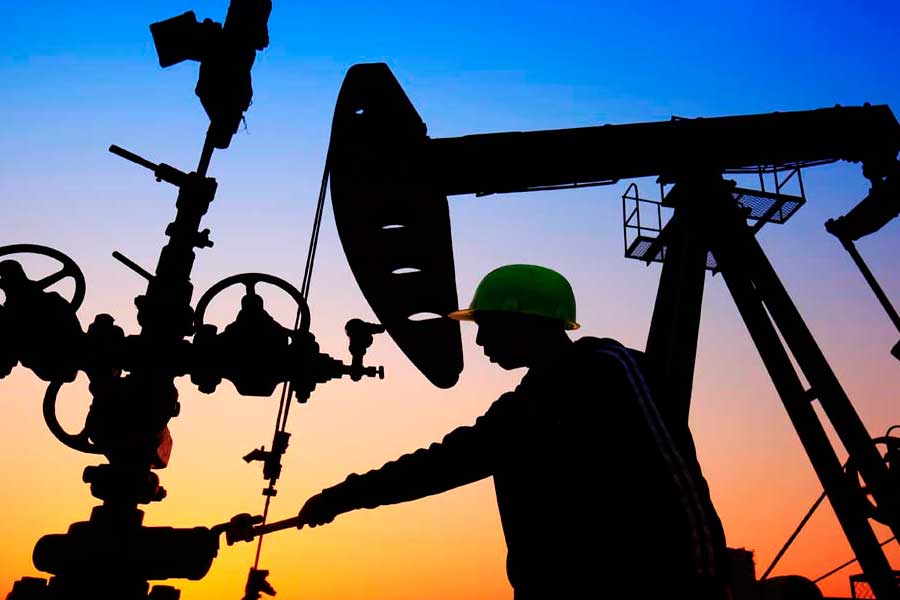 La producción petrolera siguió estancada en menos de 800.000 barriles diarios en octubre, reportó la OPEP