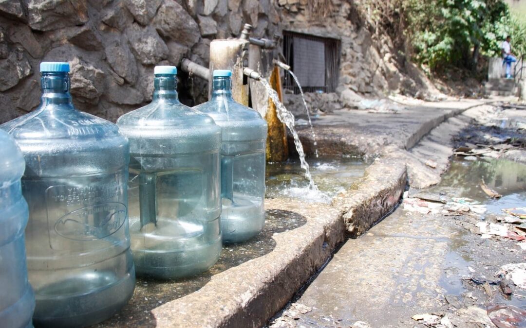Servicio de agua potable fue valorado negativamente por 64,9% de usuarios en 12 ciudades del país