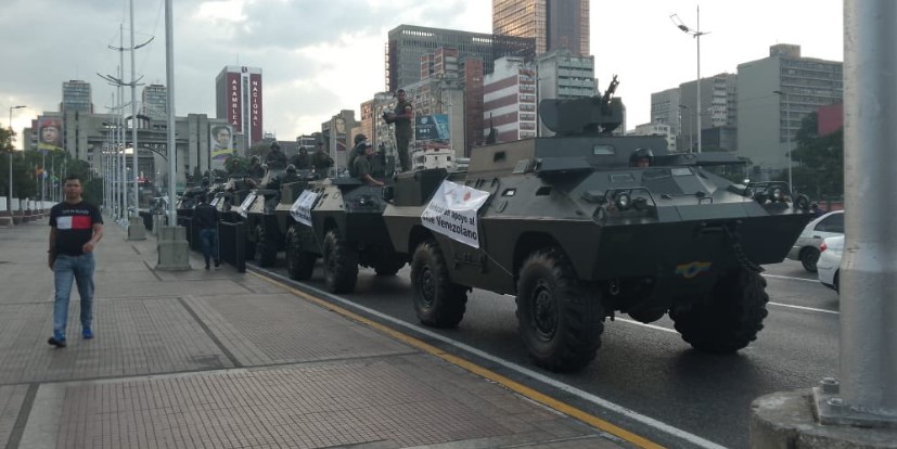 Filman película de Chávez en Caracas con presencia de tanquetas que causan revuelo
