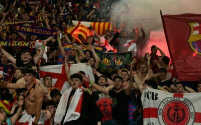 Detuvieron a dos hinchas durante el partido PSG-Barça por racismo y saludos nazis