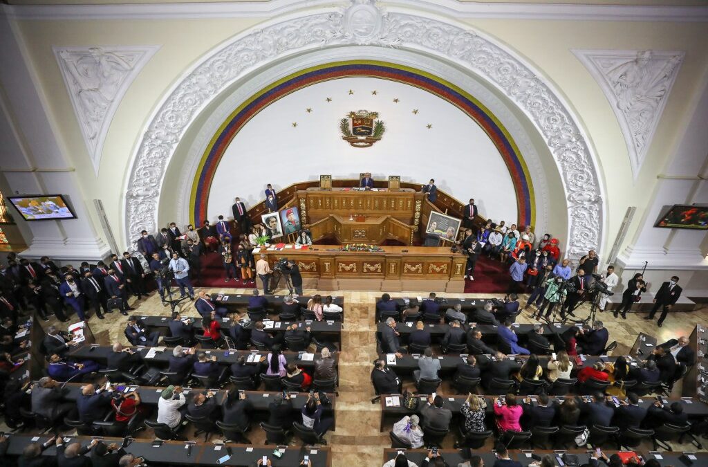 Asamblea chavista prepara proyecto de ley contra «traidores a la patria»