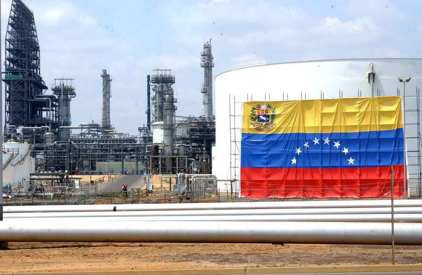 Venezuela acelerará el uso de criptomonedas a medida que regresen las sanciones petroleras: Reuters