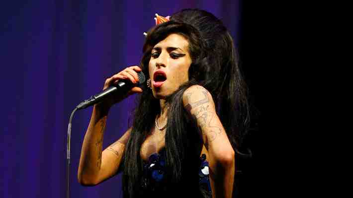 Amigos de Amy Winehouse critican película sobre su vida: “La hubiera odiado”