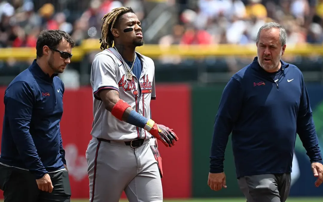 Operan con éxito de la rodilla izquierda a Ronald Acuña Jr.