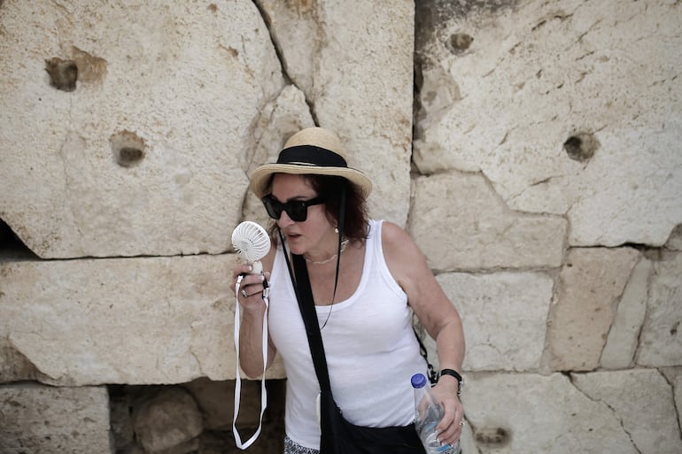 Cierre de escuelas en Grecia ante la ola de calor con hasta 43 grados