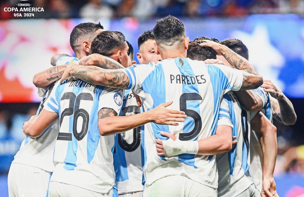 Argentina derrota 2-0 a Canadá en el debut de la Copa América