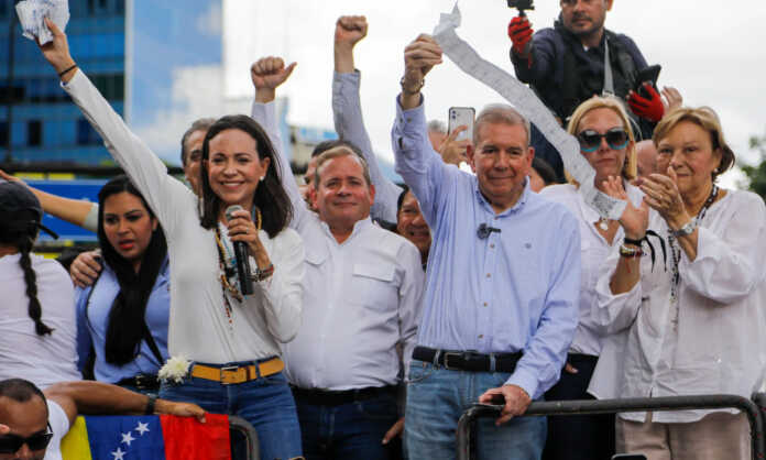 Machado y González llaman a una “protesta mundial” el próximo sábado