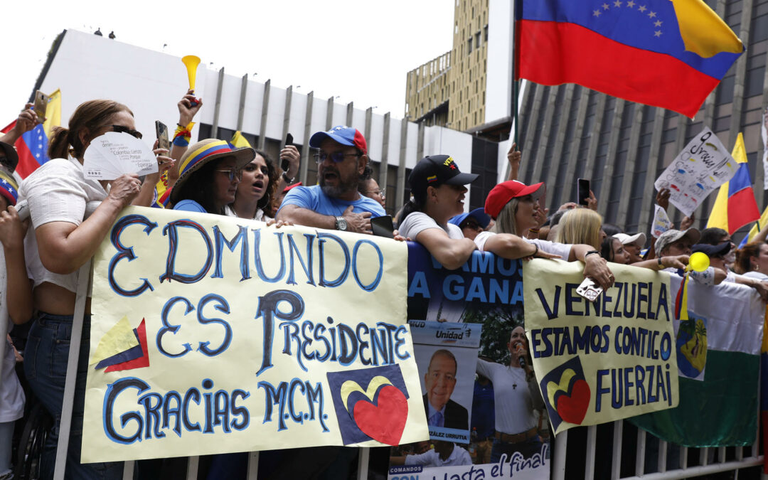 Cientos de personas clamaron en Medellín por la libertad de Venezuela