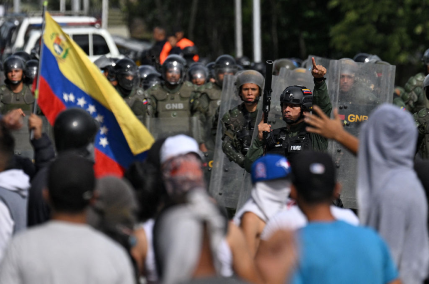 Maduro: Trasladarán a Tocorón y a Tocuyito a 2.229 detenidos en protestas