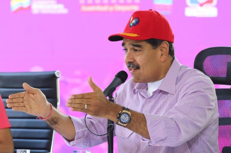 Maduro dice que Conatel propuso desinstalar WhatsApp en el país, pero él no aceptó