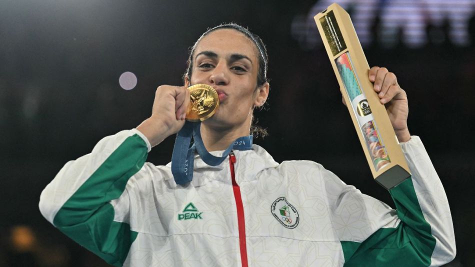 Imane Khelif ganó la medalla de oro en París 2024 a pesar de la polémica por su participación