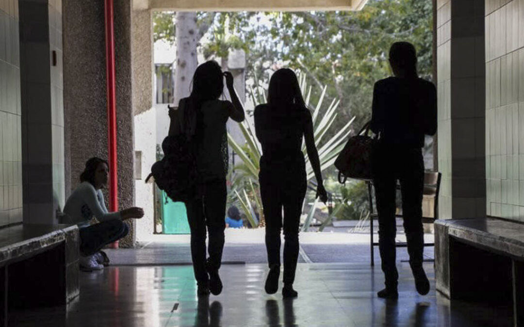 Aseguran que la matrícula estudiantil se redujo un 60 % en las universidades del país