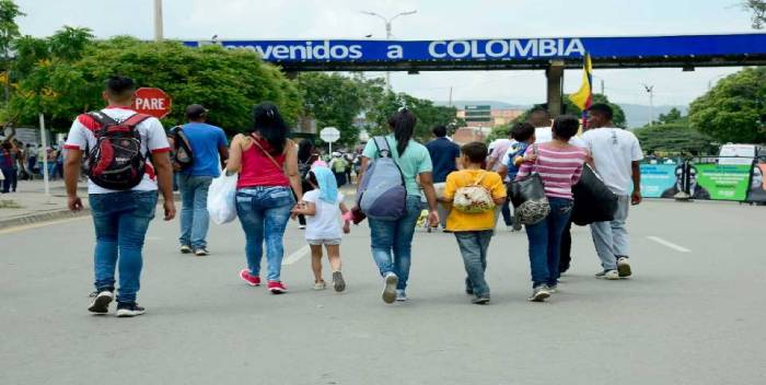 Al menos mil venezolanos se movilizan diariamente en la frontera con el Norte de Santander