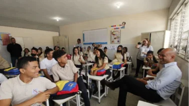 Ministro instruye incorporar al sistema educativo a niños que emigraron