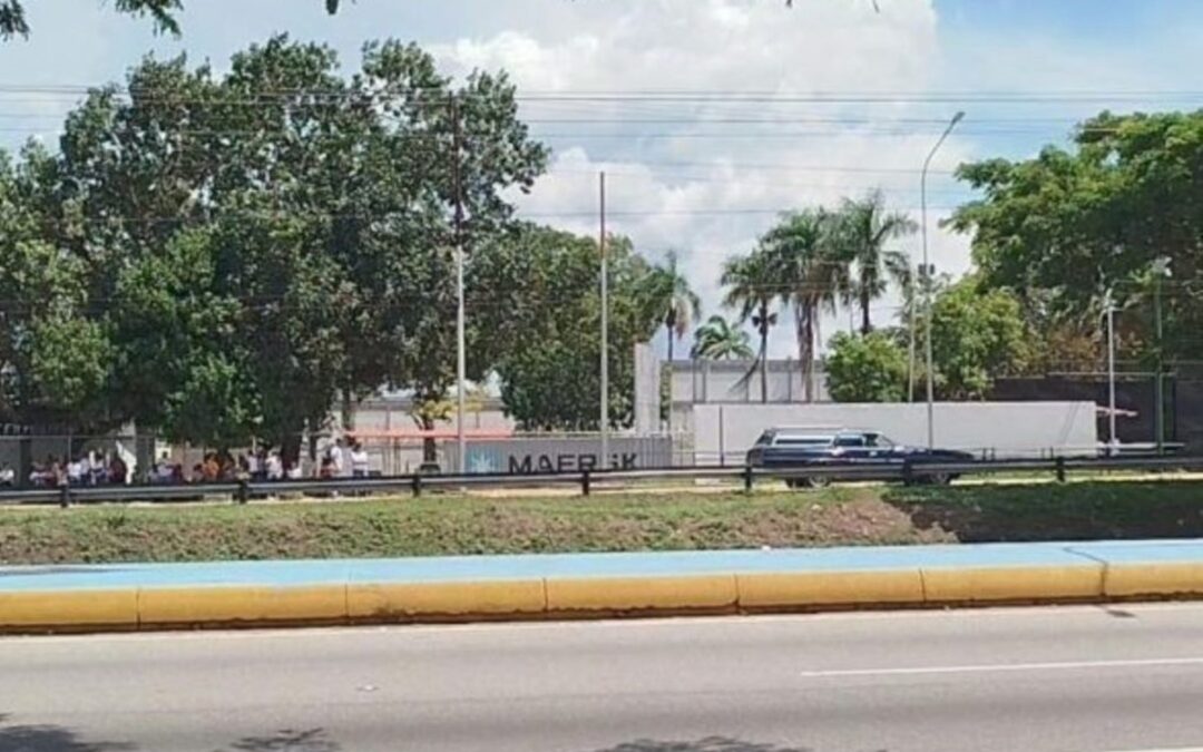 Denuncian que manifestantes detenidos reciben «comida dañada» y tienen «cuatro días» sin poder tomar agua