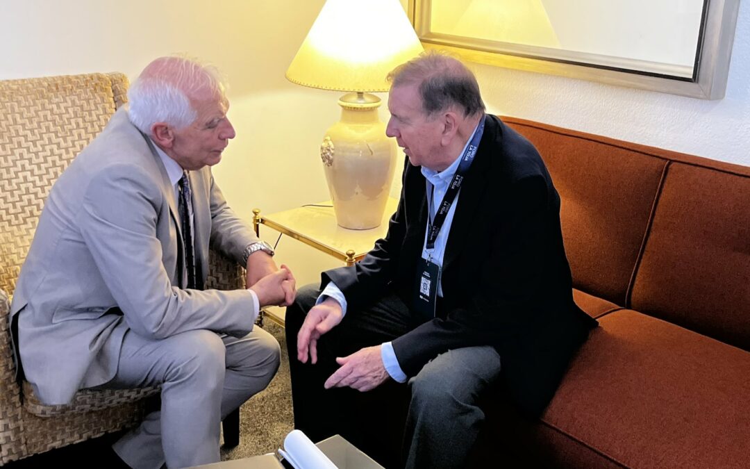 Edmundo González se reunió con Josep Borrell para discutir los «siguientes pasos»