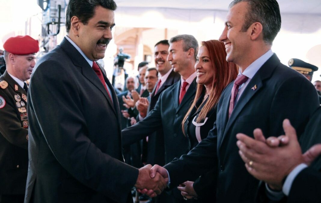 Los ministros de Petróleo de Nicolás Maduro, cara y cruz de la misma moneda