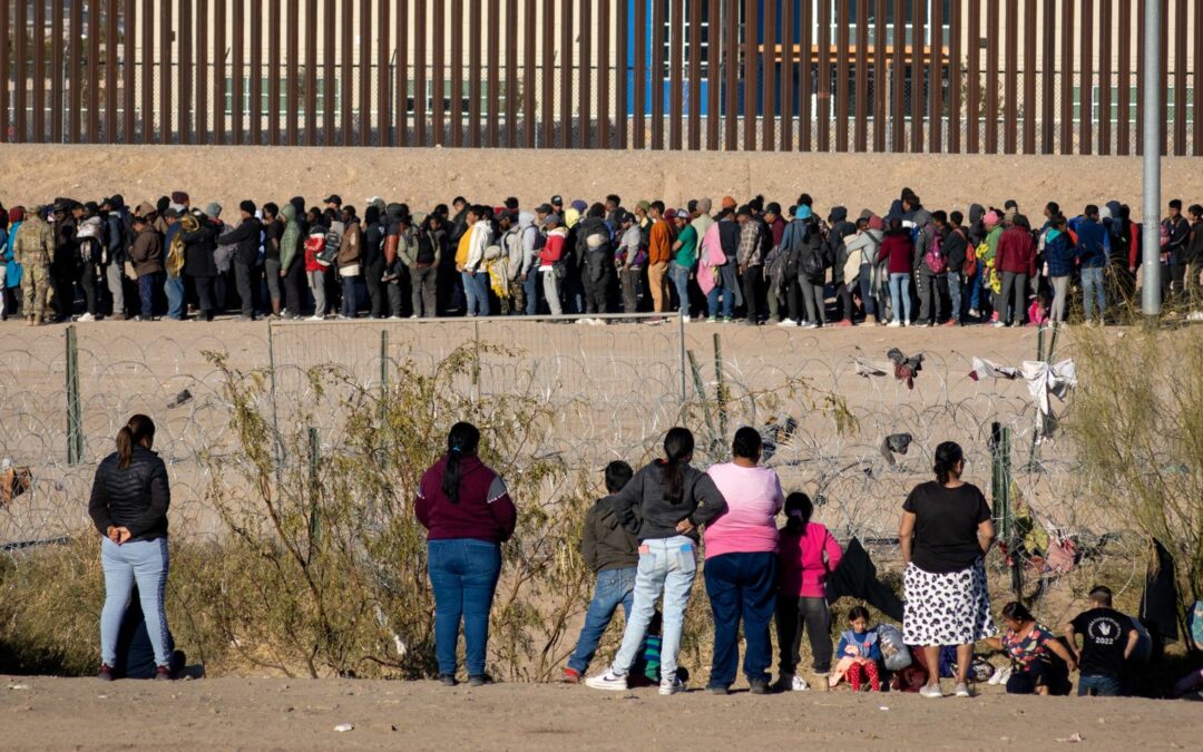 EE. UU. establece nueva normativa en la frontera a un mes de las presidenciales