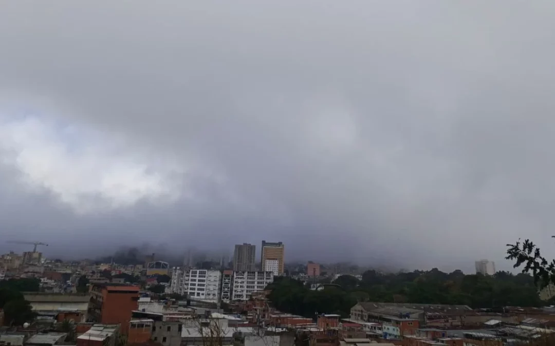 Desplazamiento de la onda tropical N° 45 por el país podría incrementar las lluvias en Zulia y otros estados este 18-Oct