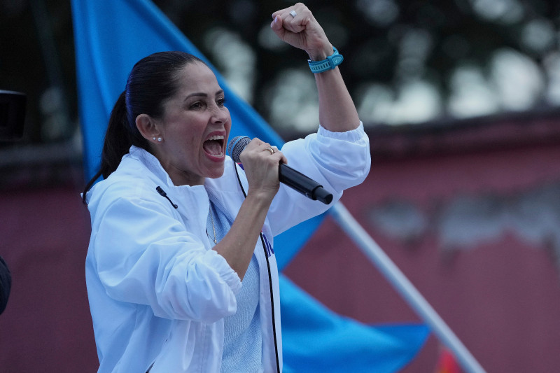 Elecciones en Ecuador: Luisa González desconoce derrota frente a Daniel Noboa