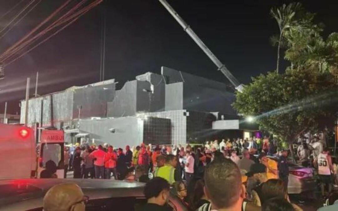 ¡TRAGEDIA! Derrumbe de techo en concierto de Rubby Pérez deja 12 muertos