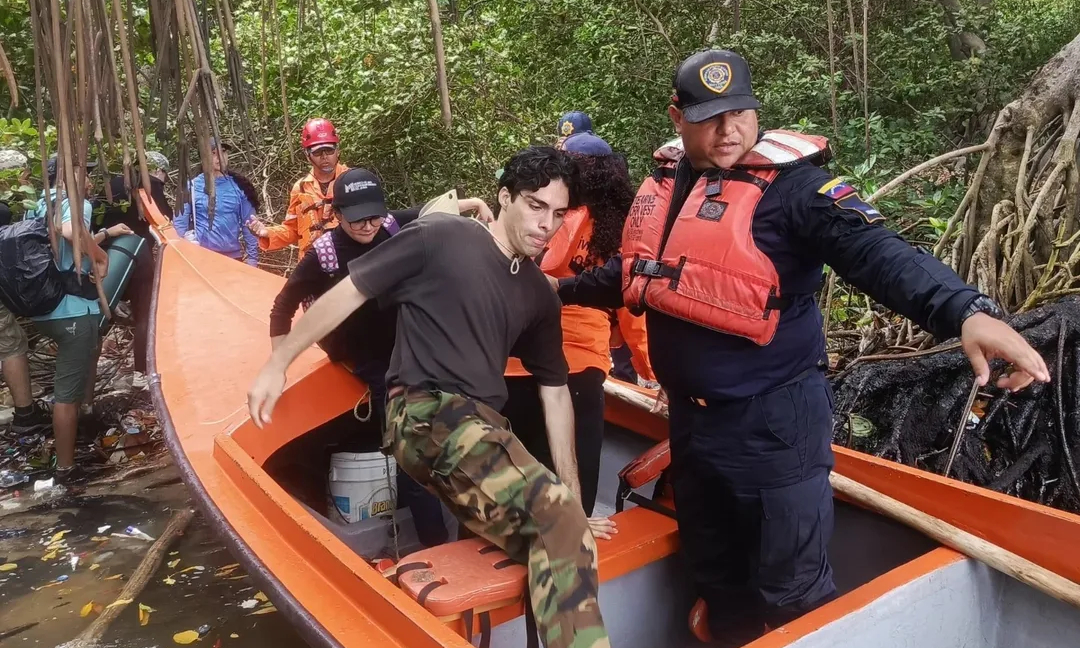 Rescatan a 6 aventureros tras perderse en manglares de Maracaibo