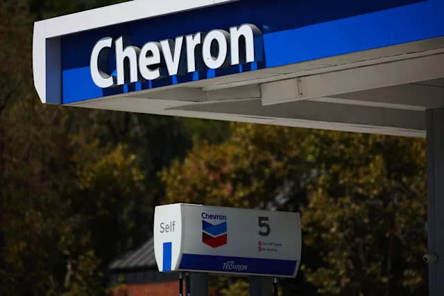 EE. UU. concederá a Chevron una licencia de operación mínima en el país