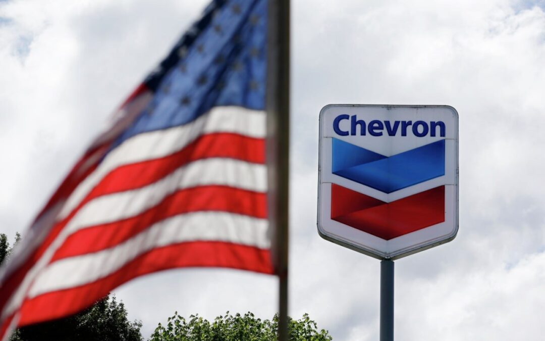 EE. UU. otorgaría a Chevron autorización limitada para mantener activos en Venezuela, según Reuters