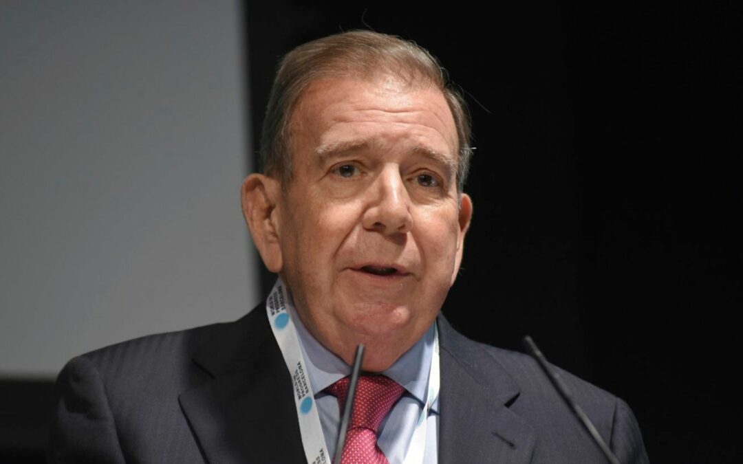 Edmundo González fue hospitalizado de emergencia