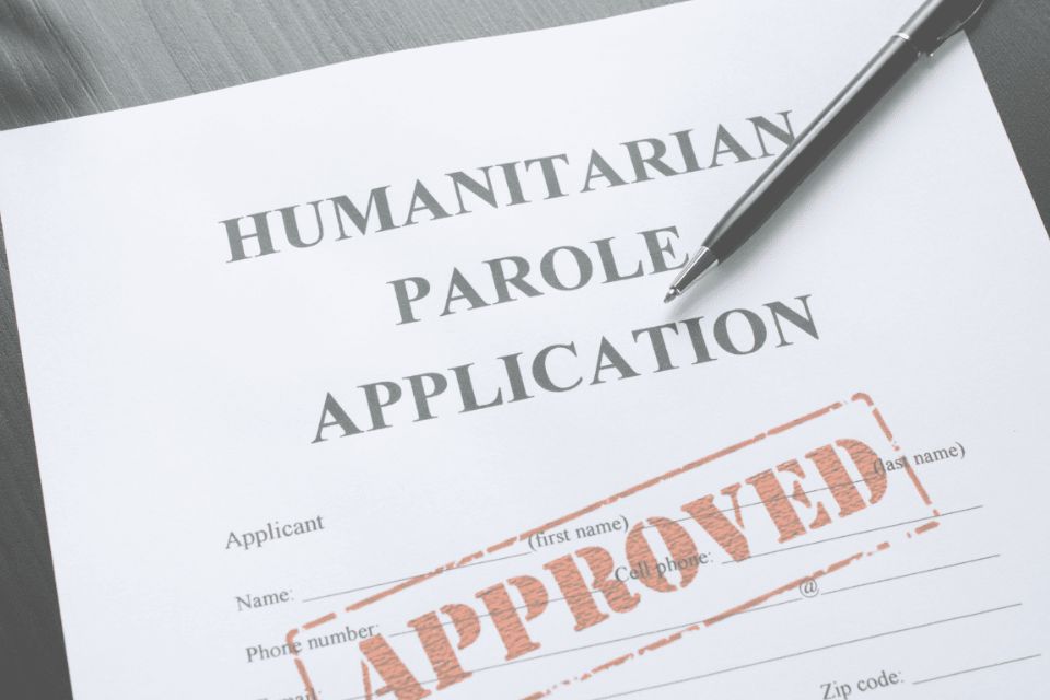 Jueza impide a EE. UU. suspender parole humanitario para migrantes de la era Biden