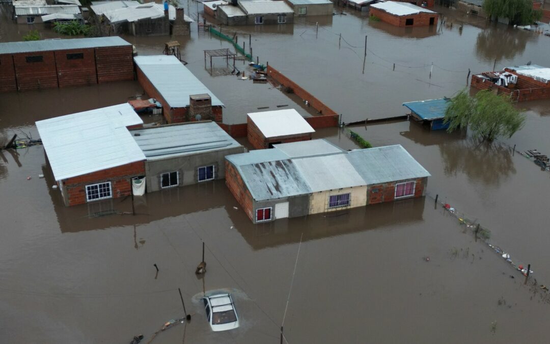 Argentina: casi 3.000 evacuados por inundaciones