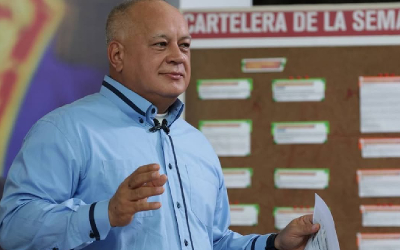 Cabello afirma que salida de opositores asilados fue una negociación
