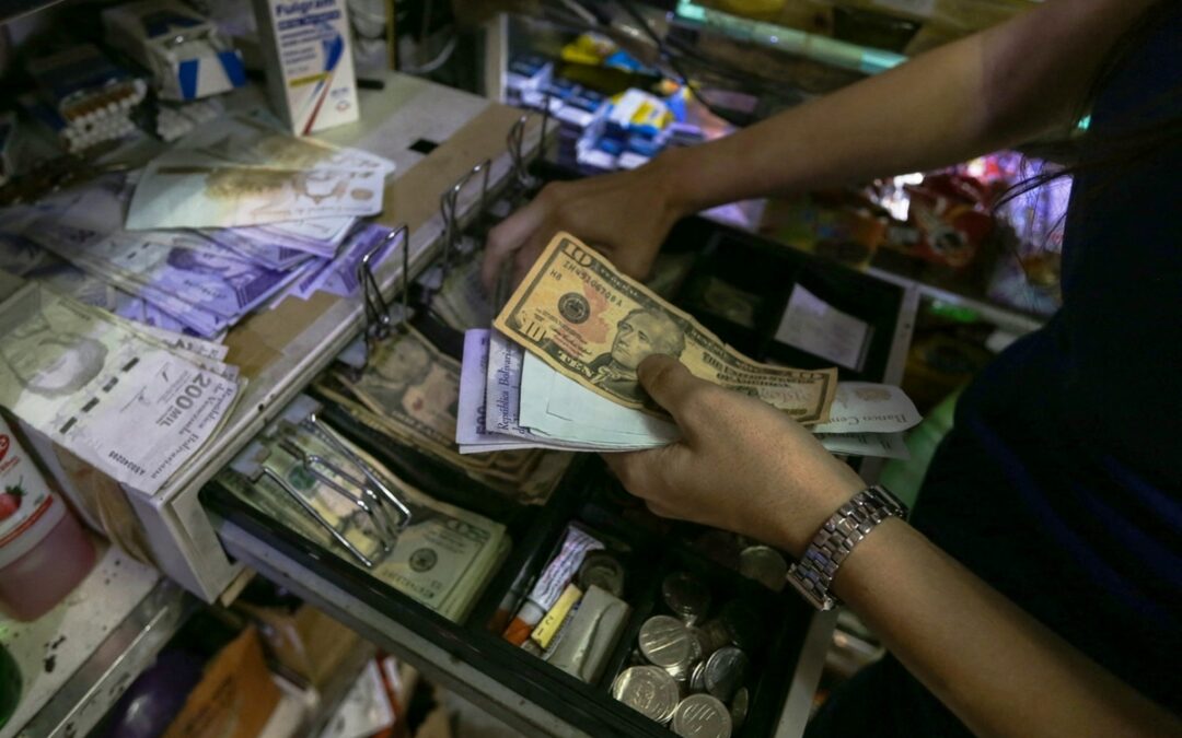 EE UU aprieta a Venezuela en su principal fuente de ingresos: el impacto previsto en la economía