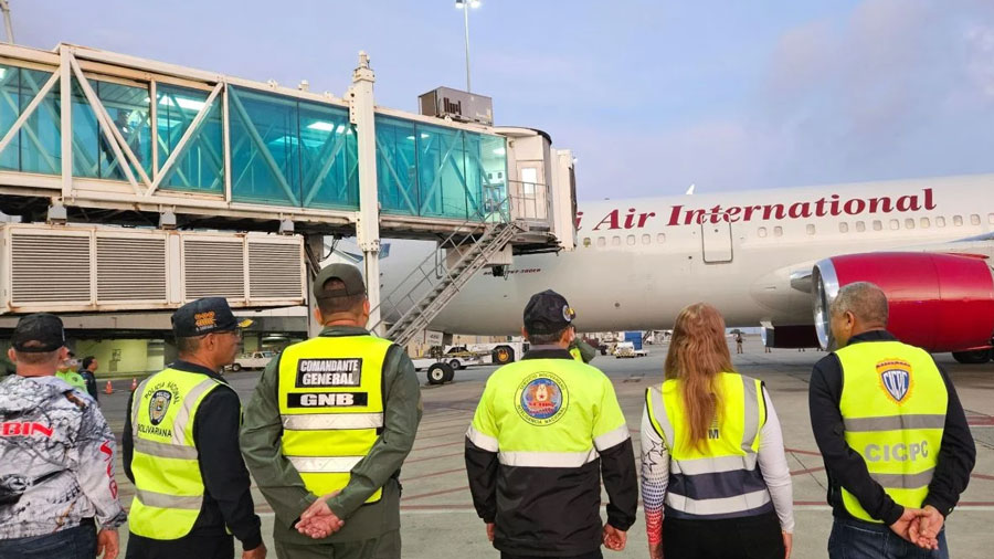 Arribó al país un nuevo vuelo de repatriación con 192 migrantes venezolanos procedente de EEUU